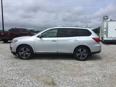 Used 2018 Nissan Pathfinder Platinum AWD/4WD image 6