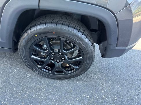 Used 2022 Jeep Compass Latitude AWD/4WD image 13