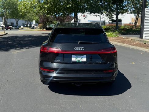 Used 2021 Audi e-tron Premium Plus w/ Premium Plus Package AWD/4WD image 9