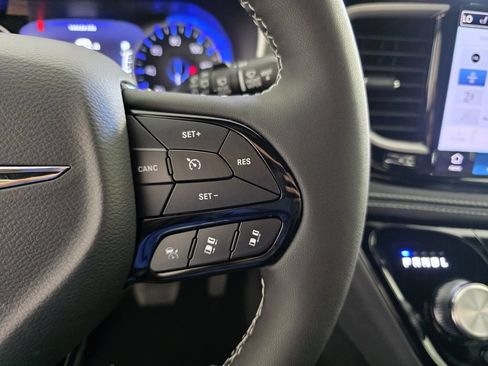 New 2026 Chrysler Pacifica Select w/ S Appearance Package FWD image 21