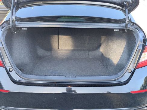 Used 2019 Honda Accord Sport image 8