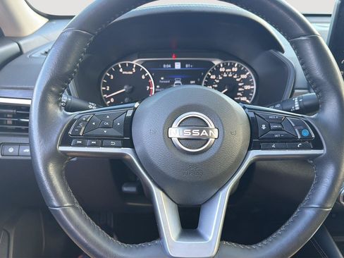Used 2025 Nissan Altima 2.5 SL FWD image 16