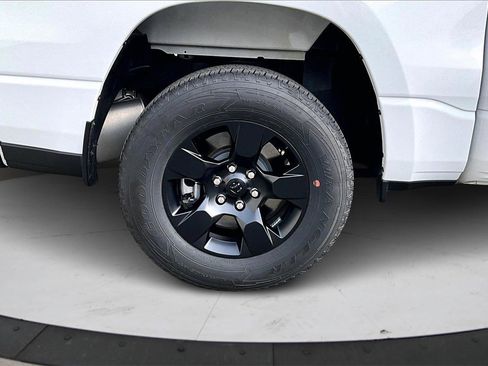 Certified 2025 RAM 1500 Tradesman w/ Night Edition image 34