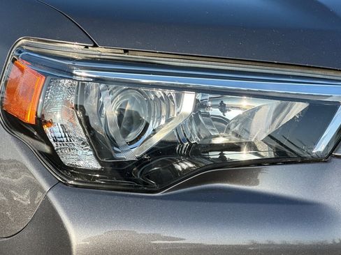 Used 2020 Toyota 4Runner Limited image 10