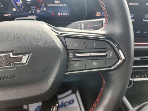 Used 2025 Chevrolet Traverse RS AWD/4WD image 13