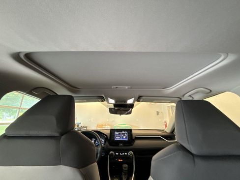 Used 2022 Toyota RAV4 XLE w/ Convenience Package AWD/4WD image 16