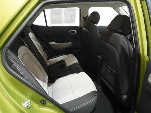 Certified 2022 Hyundai Venue SEL w/ Cargo Package image 14