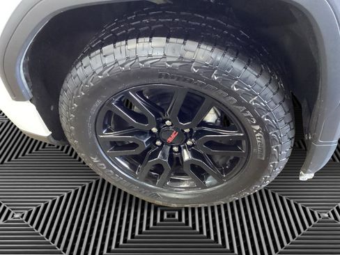 Used 2024 GMC Sierra 1500 Elevation image 14