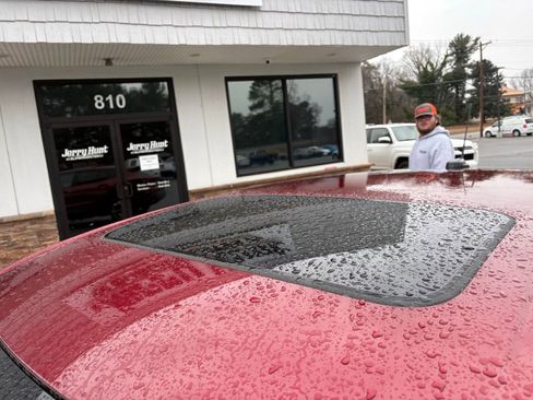 Used 2024 Chevrolet Trax RS w/ Sunroof Package image 12
