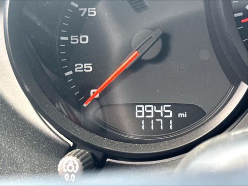 Used 2024 Porsche 718 Cayman RWD image 15