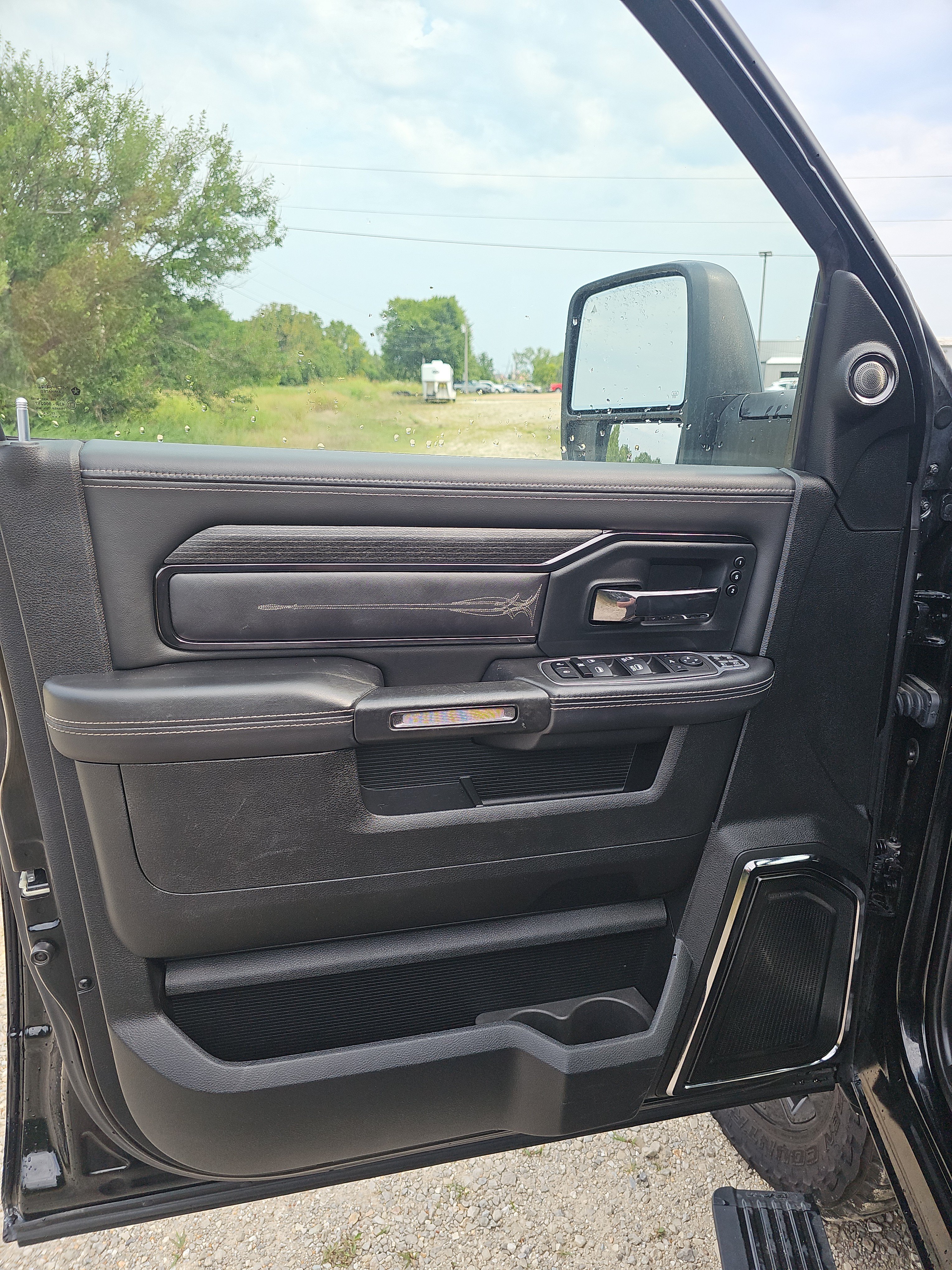 Used 2024 RAM 2500 Limited AWD/4WD image 23