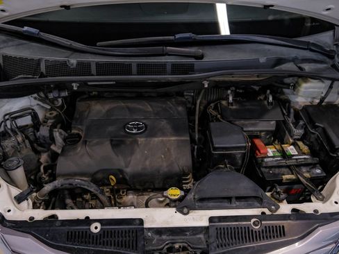 Used 2016 Toyota Sienna XLE w/ XLE Navigation Package FWD image 56