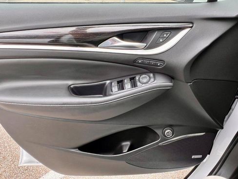 Used 2021 Buick Enclave Avenir w/ Avenir Technology Package image 29