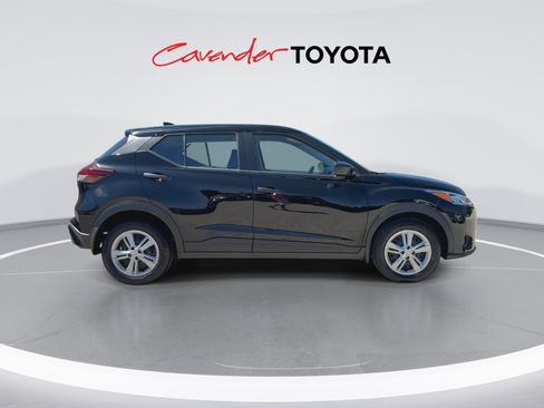 Used 2025 Nissan Kicks Play S FWD image 9