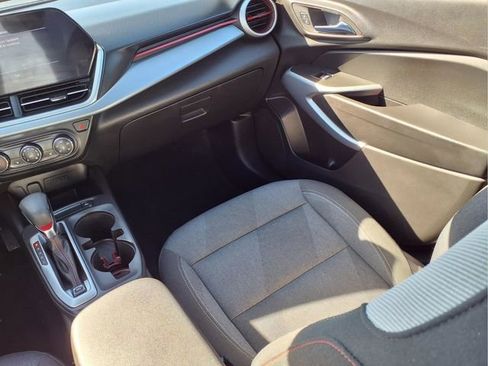 Used 2025 Chevrolet Trax RS w/ Driver Confidence Package image 13