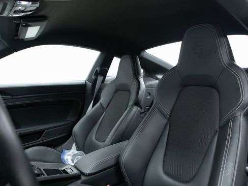 Certified 2022 Porsche 911 GT3 image 5