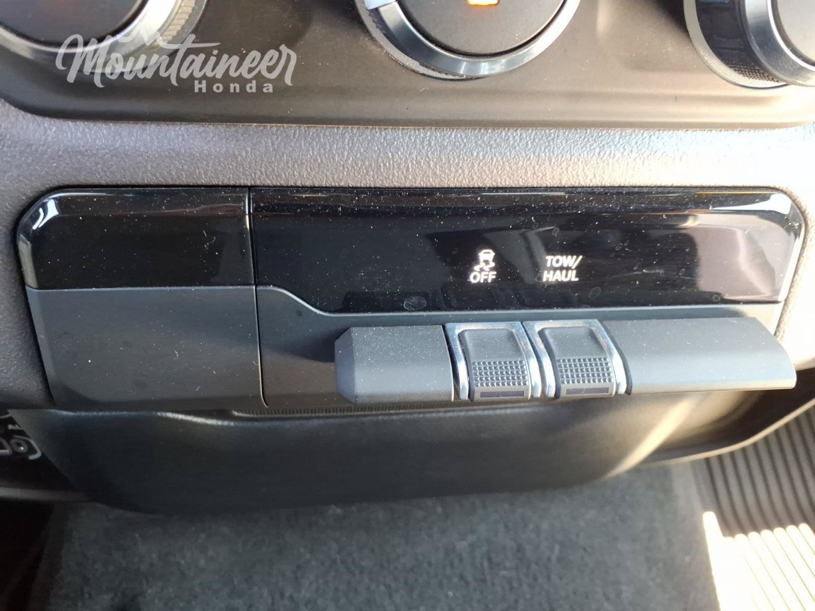 Used 2023 RAM 1500 Big Horn AWD/4WD image 36