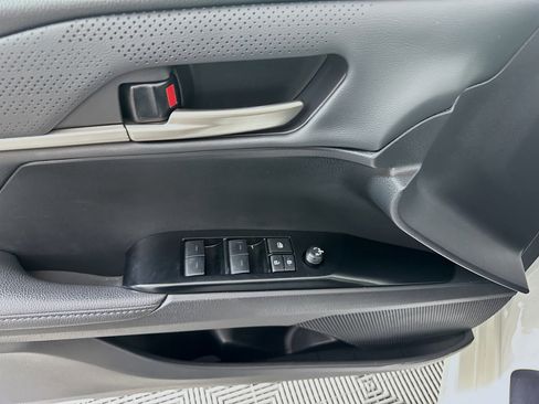 Used 2025 Toyota Camry XSE FWD image 15