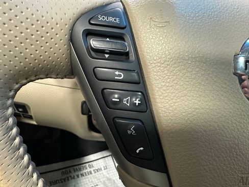 Used 2014 Nissan Murano LE w/ Platinum Edition Package image 19