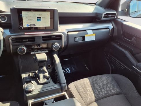 Used 2025 Toyota 4Runner SR5 image 29