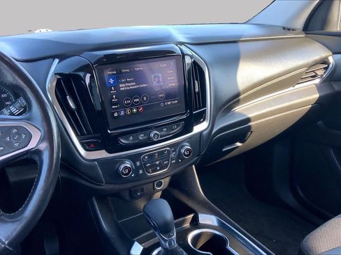 Used 2021 Chevrolet Traverse LT FWD image 7