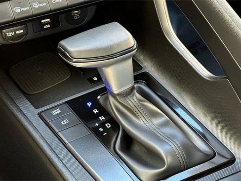 Certified 2025 Hyundai Elantra Sport image 21