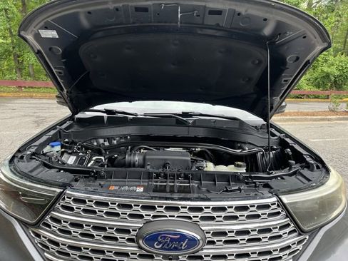 Used 2021 Ford Explorer Limited w/ Equipment Group 301A RWD image 1