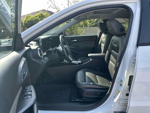 Certified 2024 Chevrolet Trax ACTIV w/ Sunroof Package FWD image 2