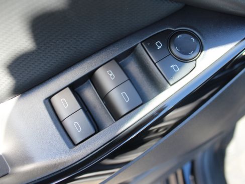 New 2026 Chevrolet Equinox LT image 31