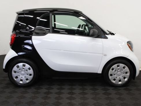 Used 2019 smart fortwo electric drive RWD image 4