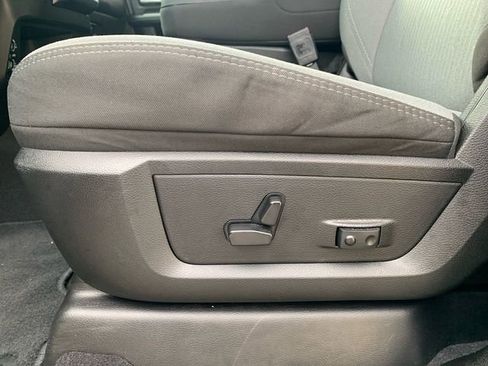 Used 2024 RAM 2500 Big Horn w/ Bed Utility Group image 37