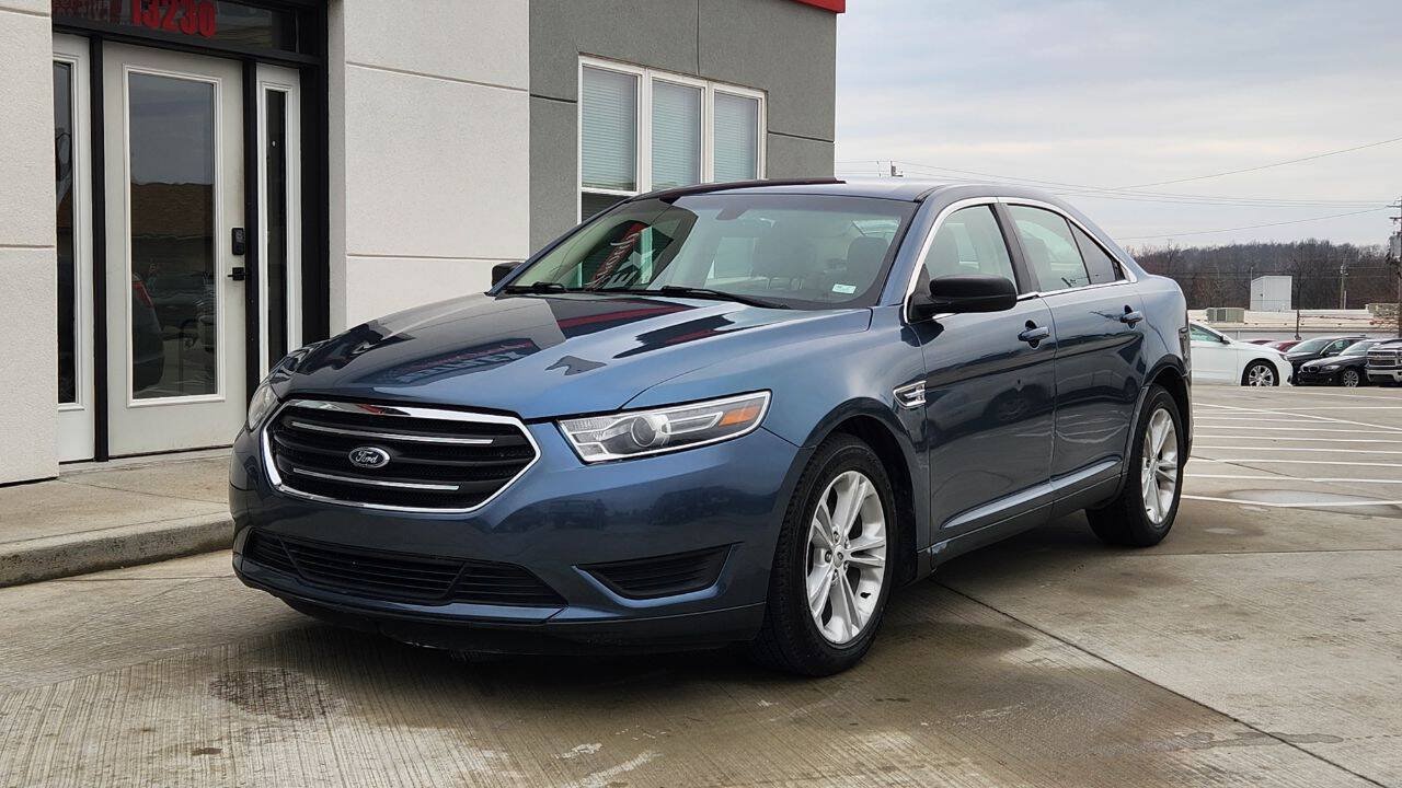 Used 2018 Ford Taurus SE FWD image 23