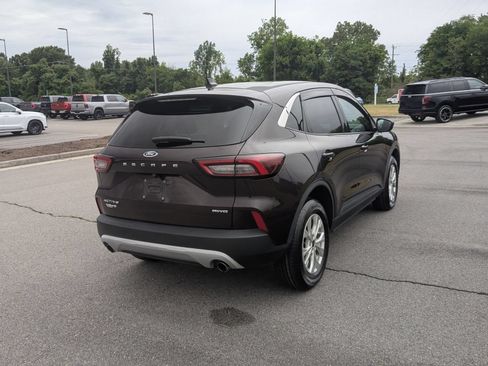 Used 2023 Ford Escape Active AWD/4WD image 3