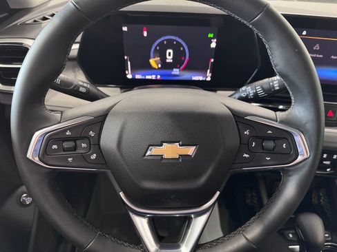 Used 2025 Chevrolet TrailBlazer LT w/ Convenience Package AWD/4WD image 13