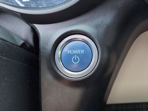 Used 2021 Toyota Sienna Platinum FWD image 22