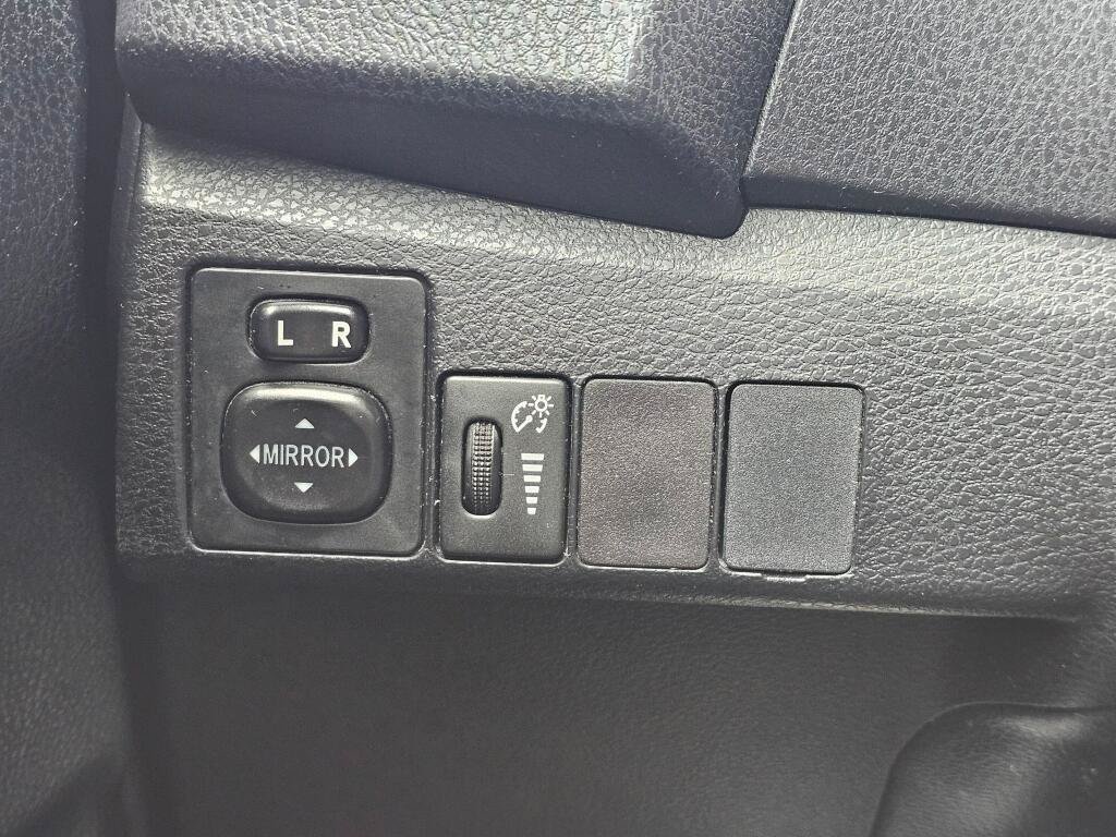 Used 2015 Toyota Corolla S FWD image 29