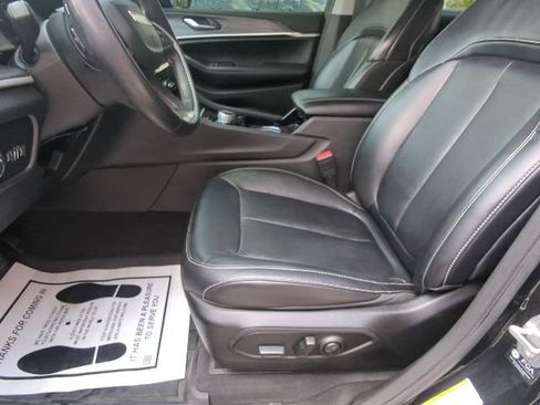 Certified 2021 Jeep Grand Cherokee L Limited AWD/4WD image 10