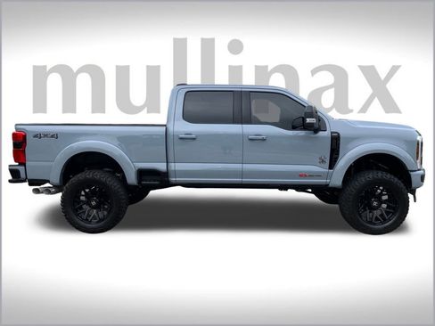 Used 2025 Ford F250 Lariat w/ Lariat Ultimate Package image 2
