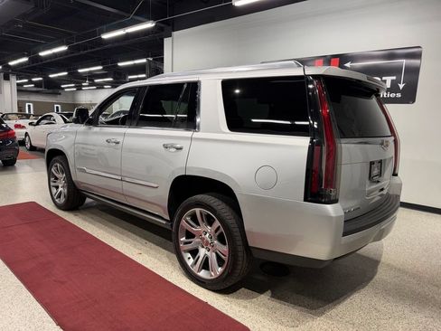 Used 2016 Cadillac Escalade Premium AWD/4WD image 18