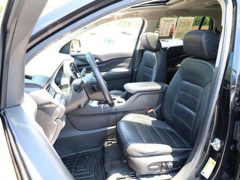 Used 2017 GMC Acadia Denali w/ Technology Package AWD/4WD image 10