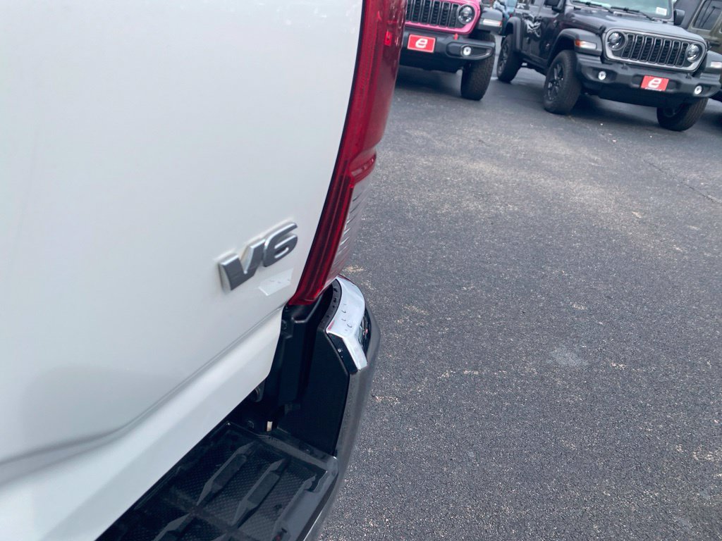 Used 2023 Toyota Tacoma SR5 RWD image 33