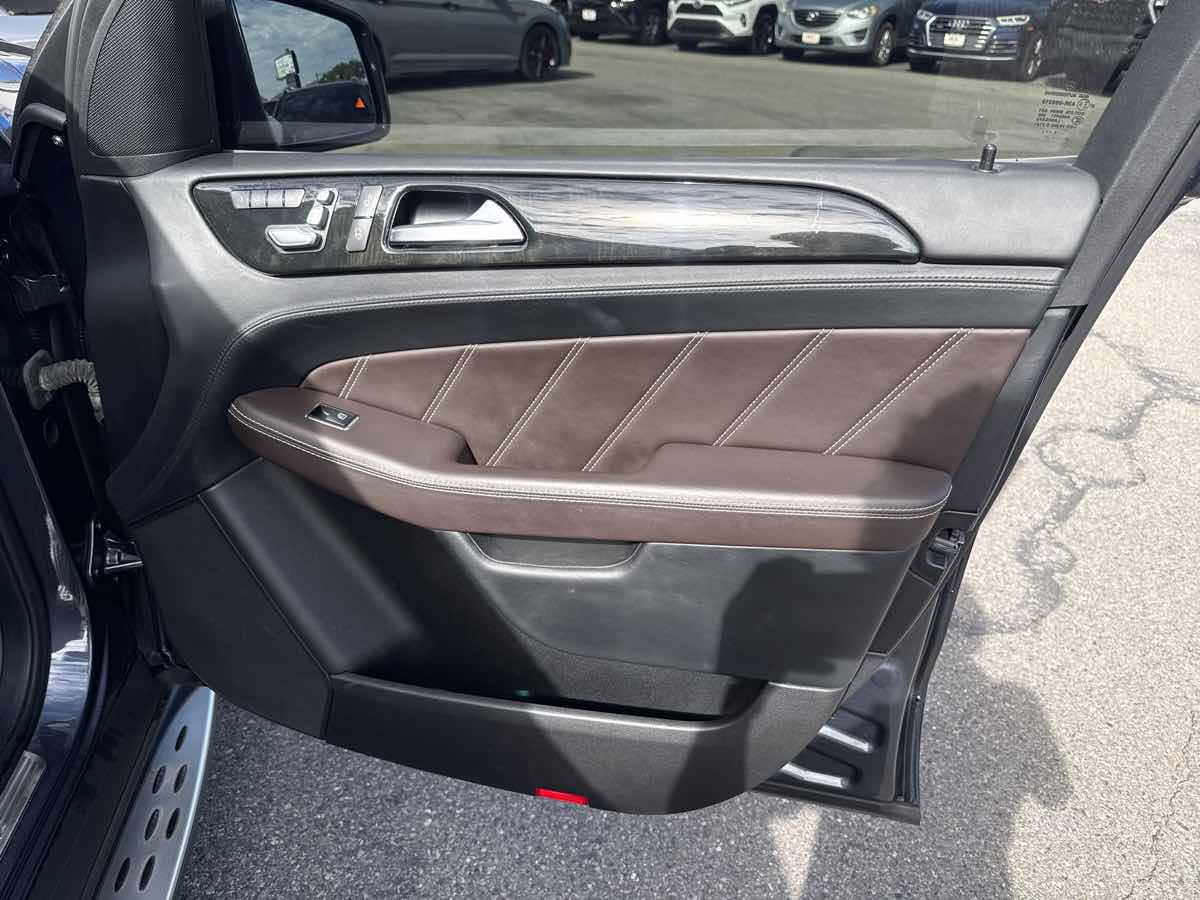 Used 2016 Mercedes-Benz GLE 63 AMG 4MATIC image 20