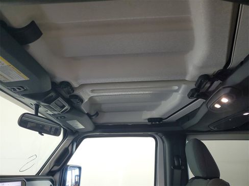 Used 2024 Jeep Wrangler Sport image 23