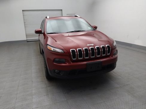 Used 2017 Jeep Cherokee Latitude w/ Comfort/Convenience Group AWD/4WD image 14