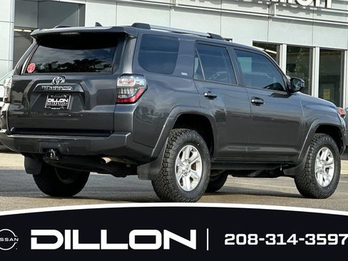 Used 2022 Toyota 4Runner SR5 AWD/4WD image 4