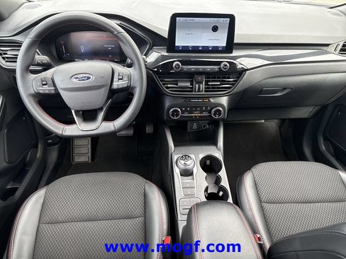 Used 2025 Ford Escape ST-Line FWD image 2