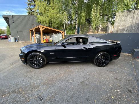 Used 2014 Ford Mustang GT Premium w/ Electronics Package RWD image 3