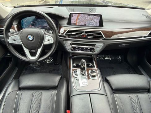 Used 2022 BMW 750i xDrive w/ Executive Package AWD/4WD image 16