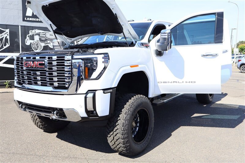 Used 2025 GMC Sierra 3500 Denali w/ Denali Reserve Package AWD/4WD image 26