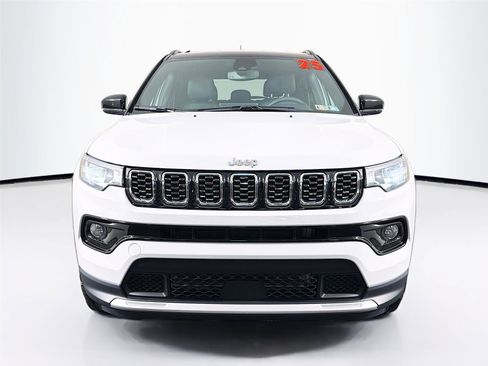 Used 2025 Jeep Compass Limited AWD/4WD image 2